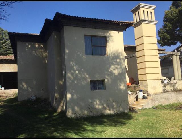 7 BEDROOM HOUSE FOR SALE IN BUCCLEUCH